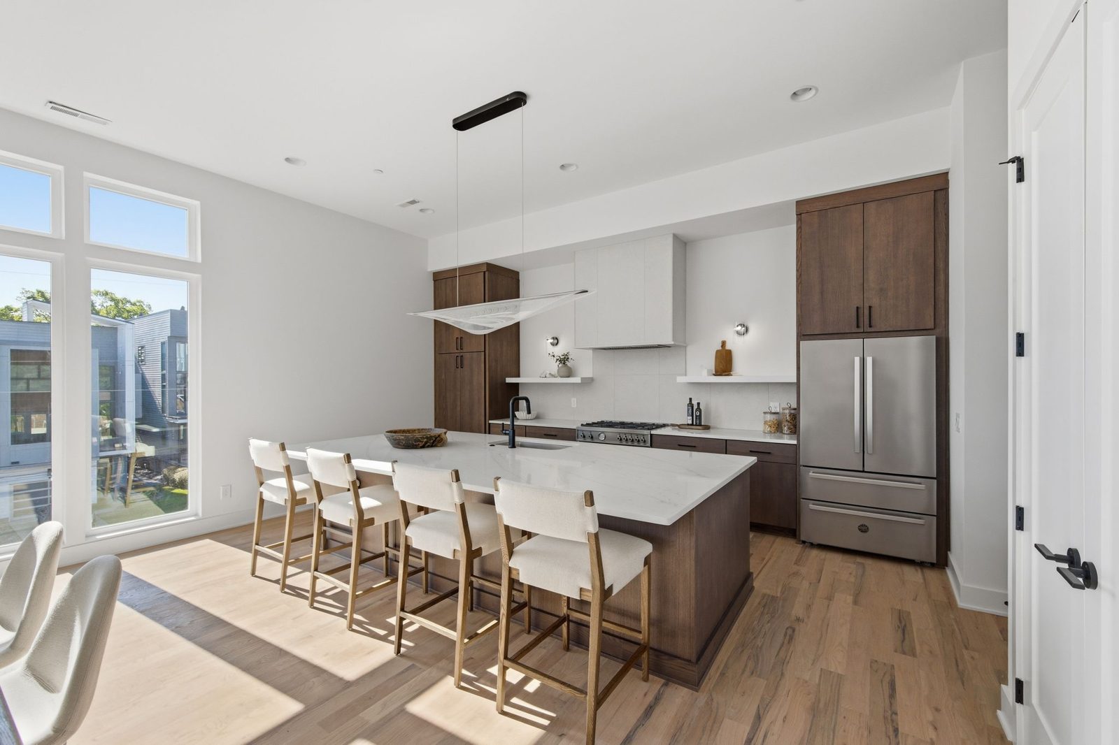 Chef's kitchen & island