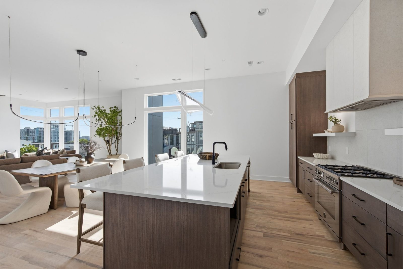 Kitchen & dining