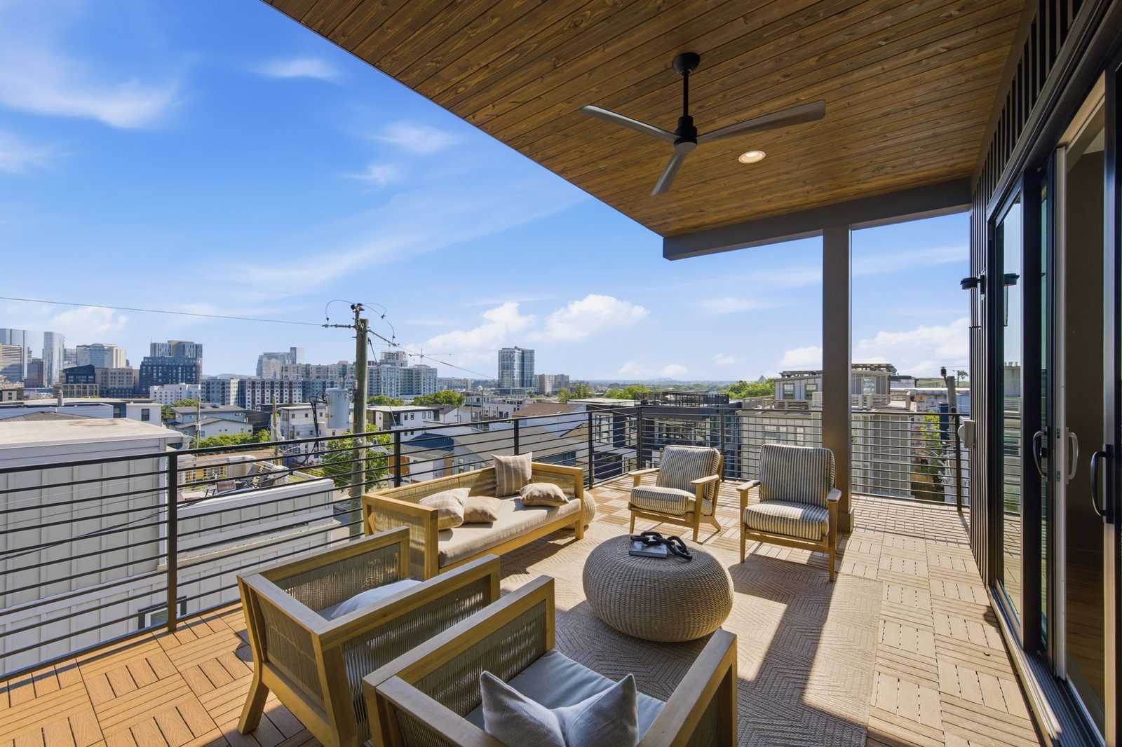 Rooftop terrace & skyline